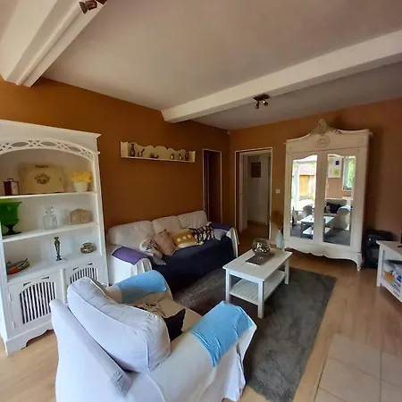 House For 9 People بيت للعطل Saint-Clair-sur-l'Elle