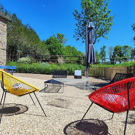 بيت للعطل House For 9 People Saint-Clair-sur-l'Elle